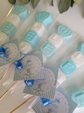 Cargar imagen en el visor de la galería, Jabones Personalizados Brocheta+ Figura