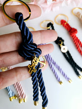 Cargar imagen en el visor de la galería, Llaveros - favores