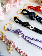 Cargar imagen en el visor de la galería, Llaveros - favores