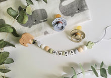 Cargar imagen en el visor de la galería, Chupeteros Personalizados