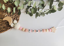 Cargar imagen en el visor de la galería, Chupeteros primera etapa conejo/elefante crochet