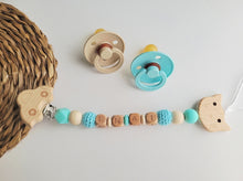 Cargar imagen en el visor de la galería, Chupeteros Personalizados Letras de madera