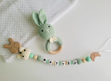 Cargar imagen en el visor de la galería, Chupeteros primera etapa conejo/elefante crochet