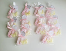 Cargar imagen en el visor de la galería, Jabones Iniciales XL + Figura Pequeña