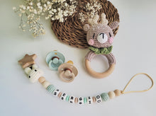 Cargar imagen en el visor de la galería, Chupeteros primera etapa conejo/elefante crochet