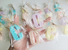 Cargar imagen en el visor de la galería, Jabones Letras XL