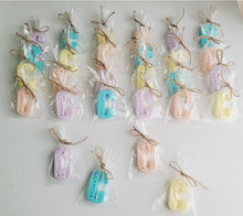 Cargar imagen en el visor de la galería, Jabones Letras XL