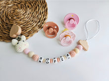 Cargar imagen en el visor de la galería, Chupeteros primera etapa conejo/elefante crochet