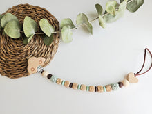 Cargar imagen en el visor de la galería, Chupeteros Personalizados Letras de madera