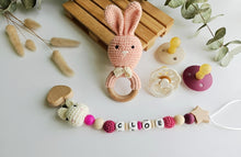 Cargar imagen en el visor de la galería, Chupeteros primera etapa conejo/elefante crochet