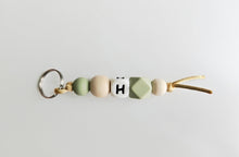 Cargar imagen en el visor de la galería, Llaveros - Identificador de mochila Inicial