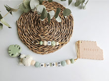 Cargar imagen en el visor de la galería, Chupeteros primera etapa conejo/elefante crochet