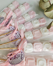 Cargar imagen en el visor de la galería, Jabones Personalizados Brocheta