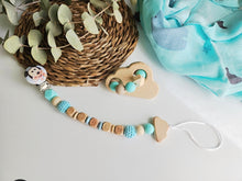 Cargar imagen en el visor de la galería, Chupeteros Personalizados Letras de madera