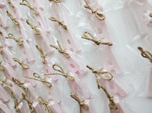 Cargar imagen en el visor de la galería, Jabones Letras XL