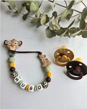 Cargar imagen en el visor de la galería, Chupetero Personalizado ( Modelo Simba )