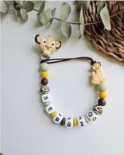 Cargar imagen en el visor de la galería, Chupetero Personalizado ( Modelo Simba )
