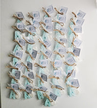 Cargar imagen en el visor de la galería, Jabones Iniciales XL + Figura Pequeña