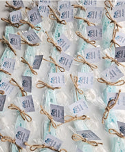 Cargar imagen en el visor de la galería, Jabones Iniciales XL + Figura Pequeña