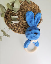 Cargar imagen en el visor de la galería, Sonajero amigurumi animales