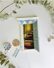 Cargar imagen en el visor de la galería, Puerta del Ratoncito Pérez (Modelo Alexandra)