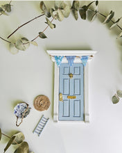 Cargar imagen en el visor de la galería, Puerta del Ratoncito Pérez (Modelo Alexandra)