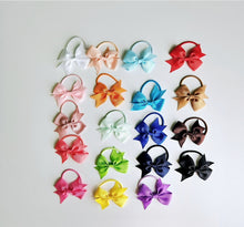 Cargar imagen en el visor de la galería, Goma del pelo con Lazitos