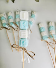 Cargar imagen en el visor de la galería, Jabones Personalizados Brocheta
