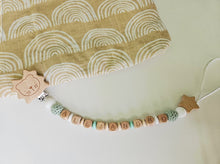 Cargar imagen en el visor de la galería, Chupeteros Personalizados Letras de madera