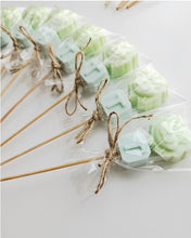 Cargar imagen en el visor de la galería, Brochetas Figura + Inicial