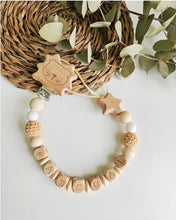 Cargar imagen en el visor de la galería, Chupeteros Personalizados Letras de madera