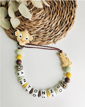 Cargar imagen en el visor de la galería, Chupetero Personalizado ( Modelo Simba )