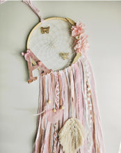 Cargar imagen en el visor de la galería, Atrapasueños Artesanales
