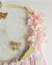 Cargar imagen en el visor de la galería, Atrapasueños Artesanales