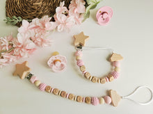 Cargar imagen en el visor de la galería, Chupeteros Personalizados Letras de madera