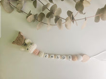 Cargar imagen en el visor de la galería, Chupeteros primera etapa conejo/elefante crochet