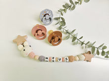 Cargar imagen en el visor de la galería, Chupeteros primera etapa conejo/elefante crochet