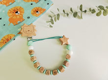 Cargar imagen en el visor de la galería, Chupeteros Personalizados Letras de madera