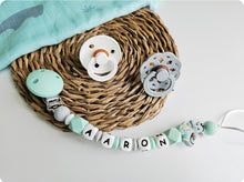 Cargar imagen en el visor de la galería, Chupeteros Personalizados