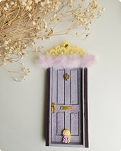 Cargar imagen en el visor de la galería, Puerta del Ratoncito Pérez (Modelo Princesas)