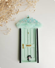 Cargar imagen en el visor de la galería, Puerta del Ratoncito Pérez (Modelo Princesas)
