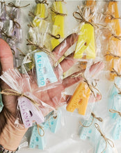 Cargar imagen en el visor de la galería, Jabones Letras XL