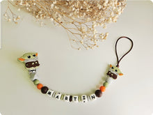 Cargar imagen en el visor de la galería, Chupetero Personalizado ( Modelo Yoda )