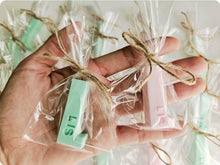 Cargar imagen en el visor de la galería, Jabones Letras XL