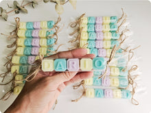 Cargar imagen en el visor de la galería, Jabones Personalizados Caramelo