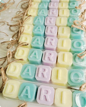 Cargar imagen en el visor de la galería, Jabones Personalizados Caramelo