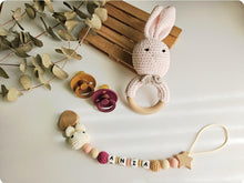 Cargar imagen en el visor de la galería, Chupeteros primera etapa conejo/elefante crochet
