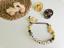 Cargar imagen en el visor de la galería, Chupetero Personalizado ( Modelo Simba )