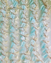 Cargar imagen en el visor de la galería, Jabones Iniciales XL + Figura Pequeña