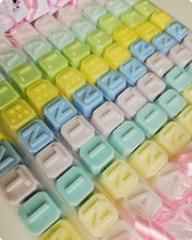 Cargar imagen en el visor de la galería, Jabones Personalizados Caramelo